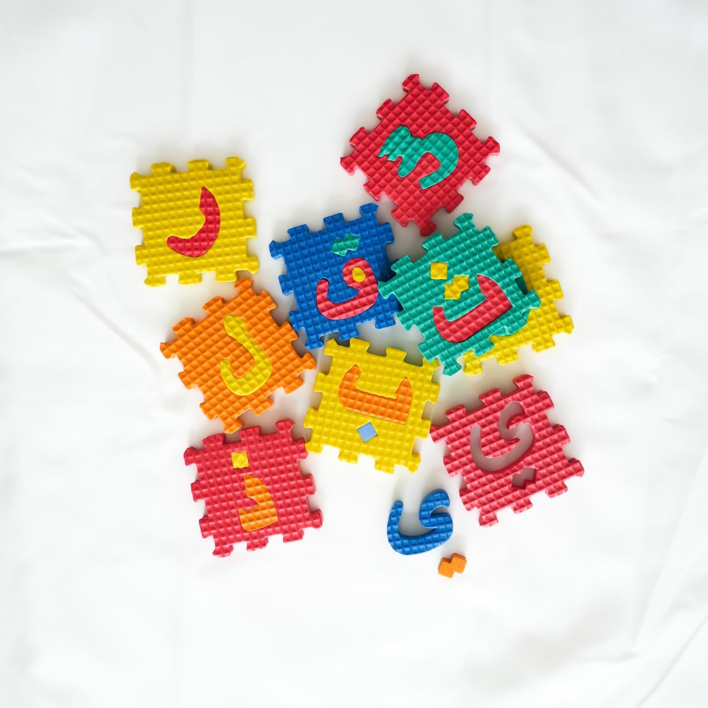 Tapis de Jeu Puzzle en Mousse Alphabet Arabe et Chiffres – 36 Pièces