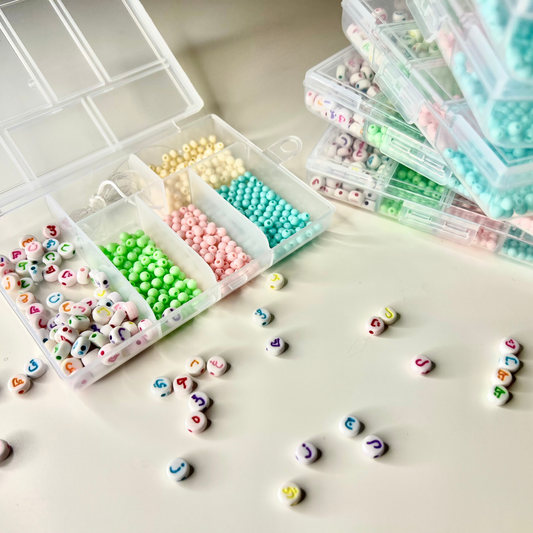Lot de Perles Pastel et Perles avec Lettres Arabes – Activité Créative et Éducative